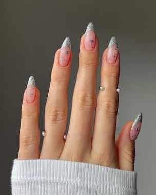 Backdate 4  Winter Nail Ideas You'll Want To Copy In   Glamour