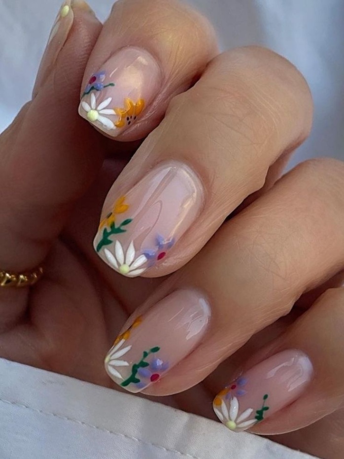 Niche Utama 2 + Simple Flower Nail Designs Perfect For Spring