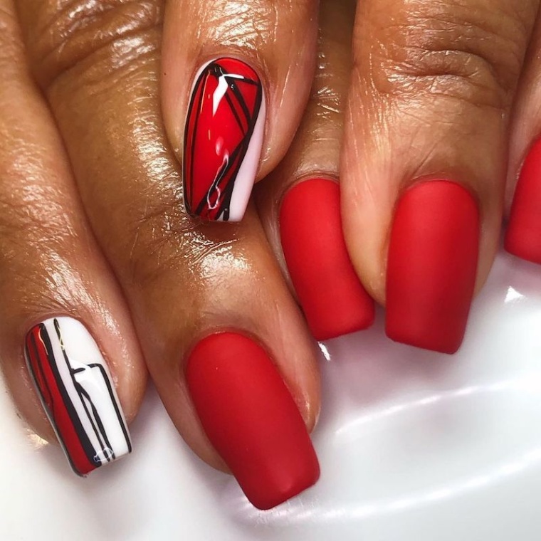 Niche Utama 2 These Nail Designs Prove Black & Red Are The Best Combo