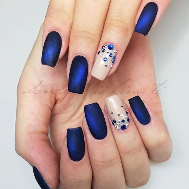 Niche Utama 2 Why Blue Nails Are The Hottest Trend Of The Season