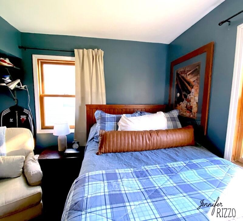 Teenage Guy Bedroom Decorating Ideas: Personalizing with Style and Function