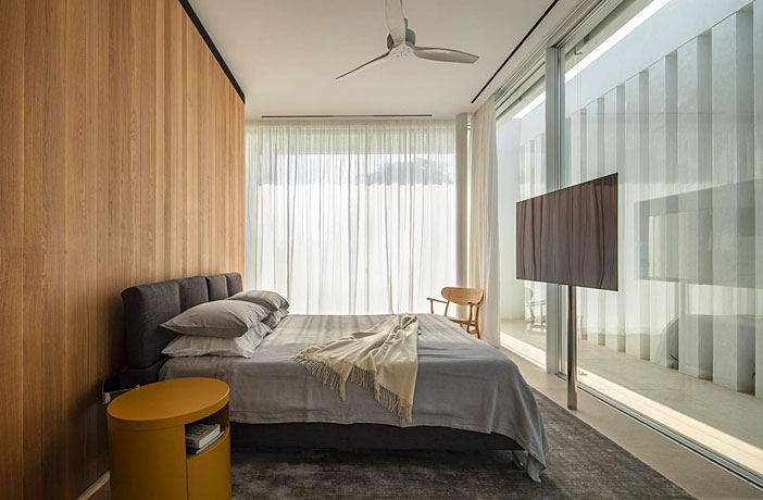 Minimalist Bedroom Furniture Ideas: Simple, Functional, and Stylish