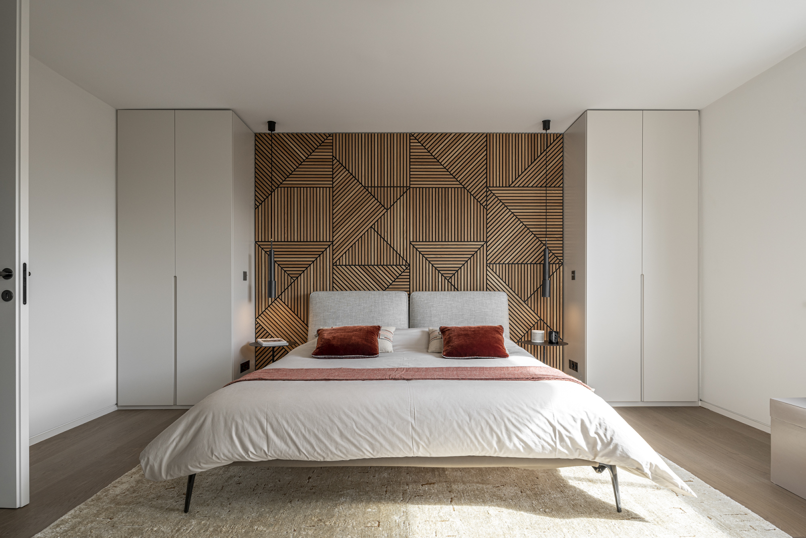 How to Decorate a Minimalist Bedroom: Creating a Serene and Functional Space