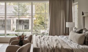 Contemporary Minimalist Bedroom: The Perfect Blend of Modern Simplicity and Comfort