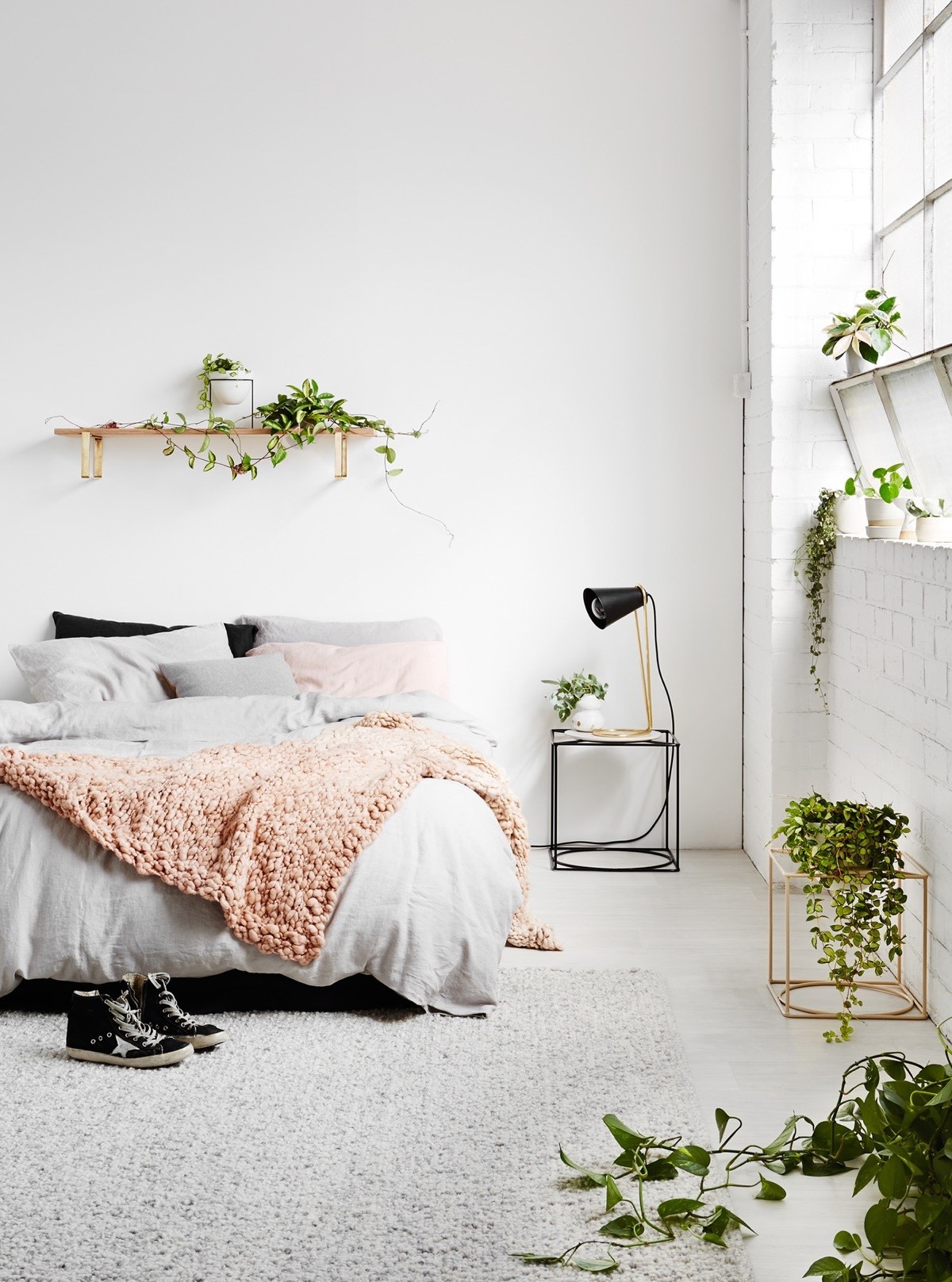 Minimalist Bedroom Ideas: Creating a Serene, Functional Space