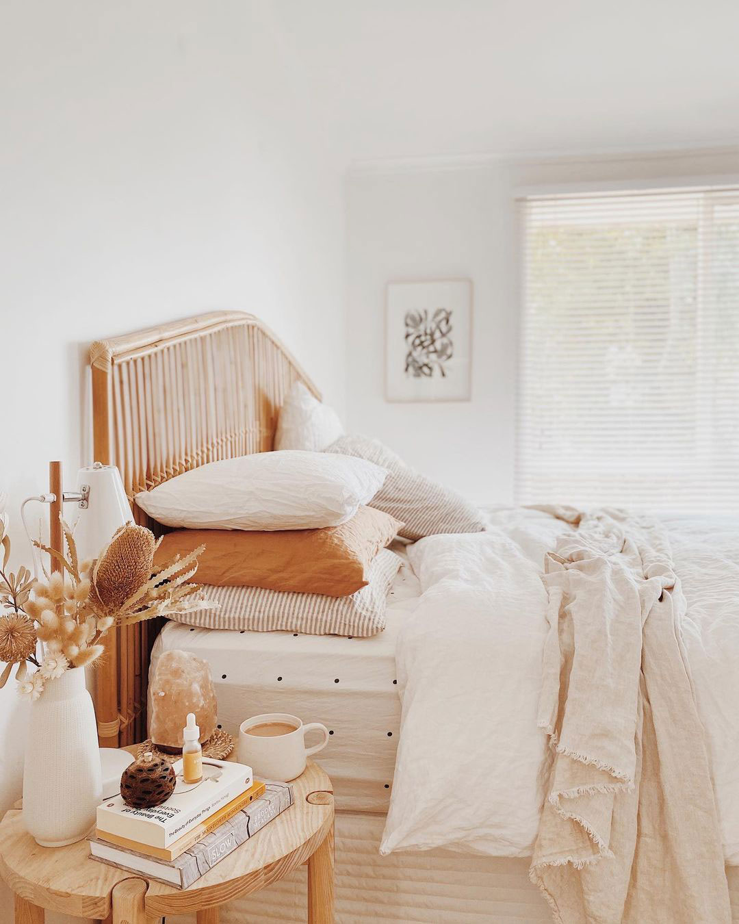 Minimalist Bedroom Ideas: Simplify for Tranquil and Functional Spaces