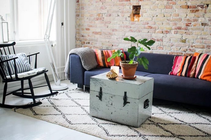 How to Keep Your Bedroom Clutter-Free with Minimalist Design