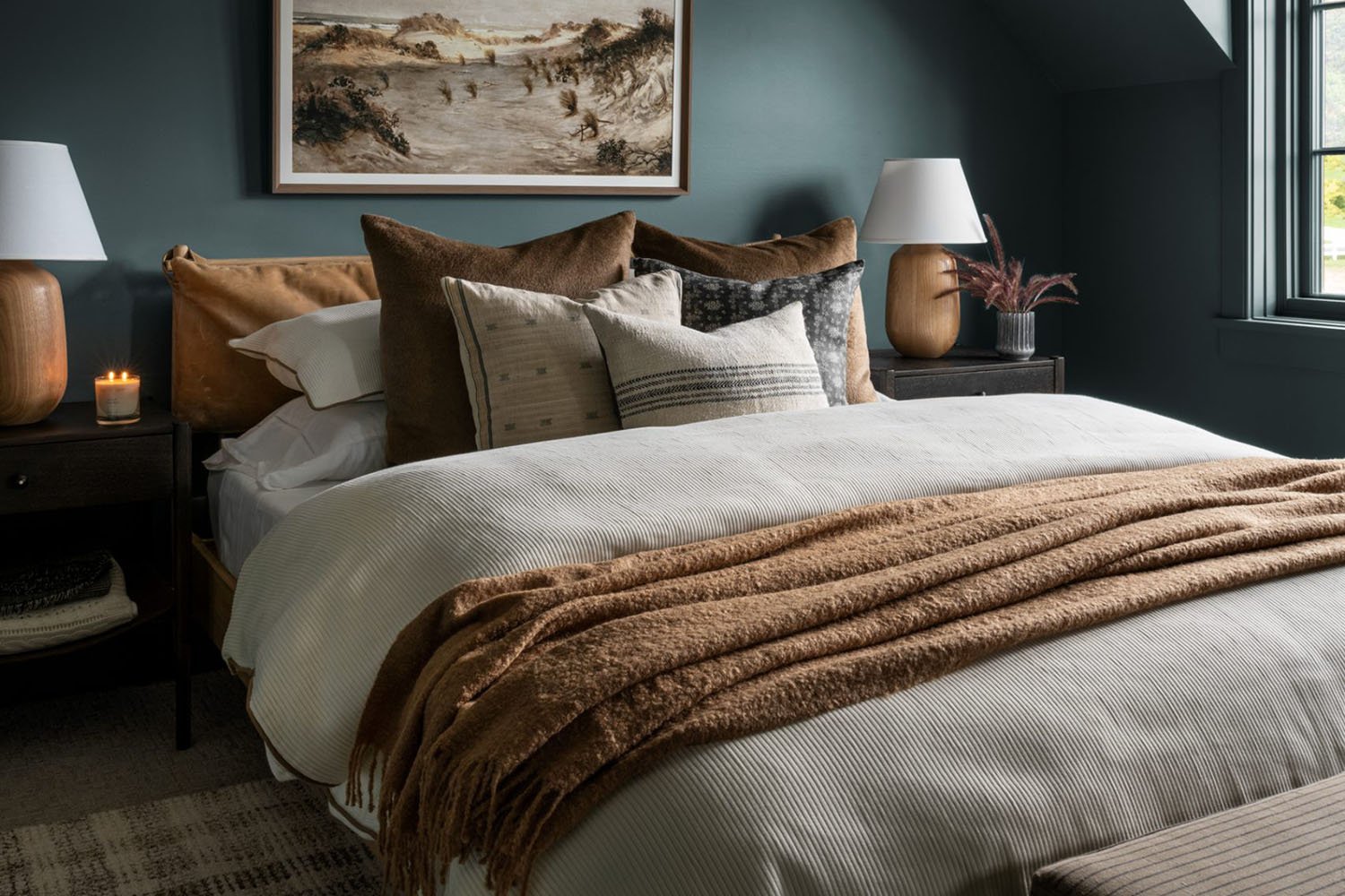 Minimalist Bedroom Design Tips for a Simple and Peaceful Retreat